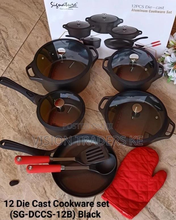 Signature Diecast Sufurias 12pcs Black in Colour