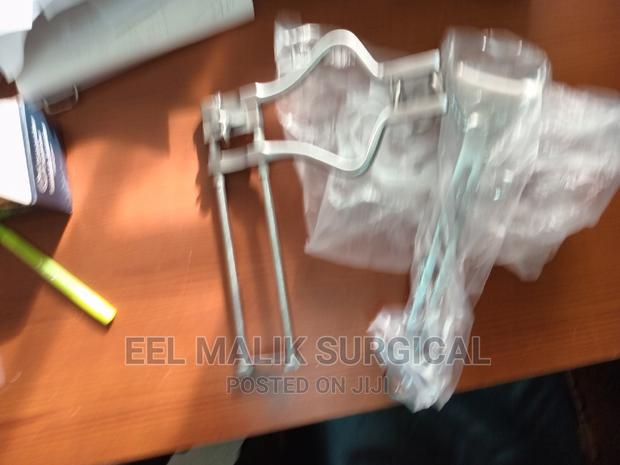 Balfour Retractor - main view