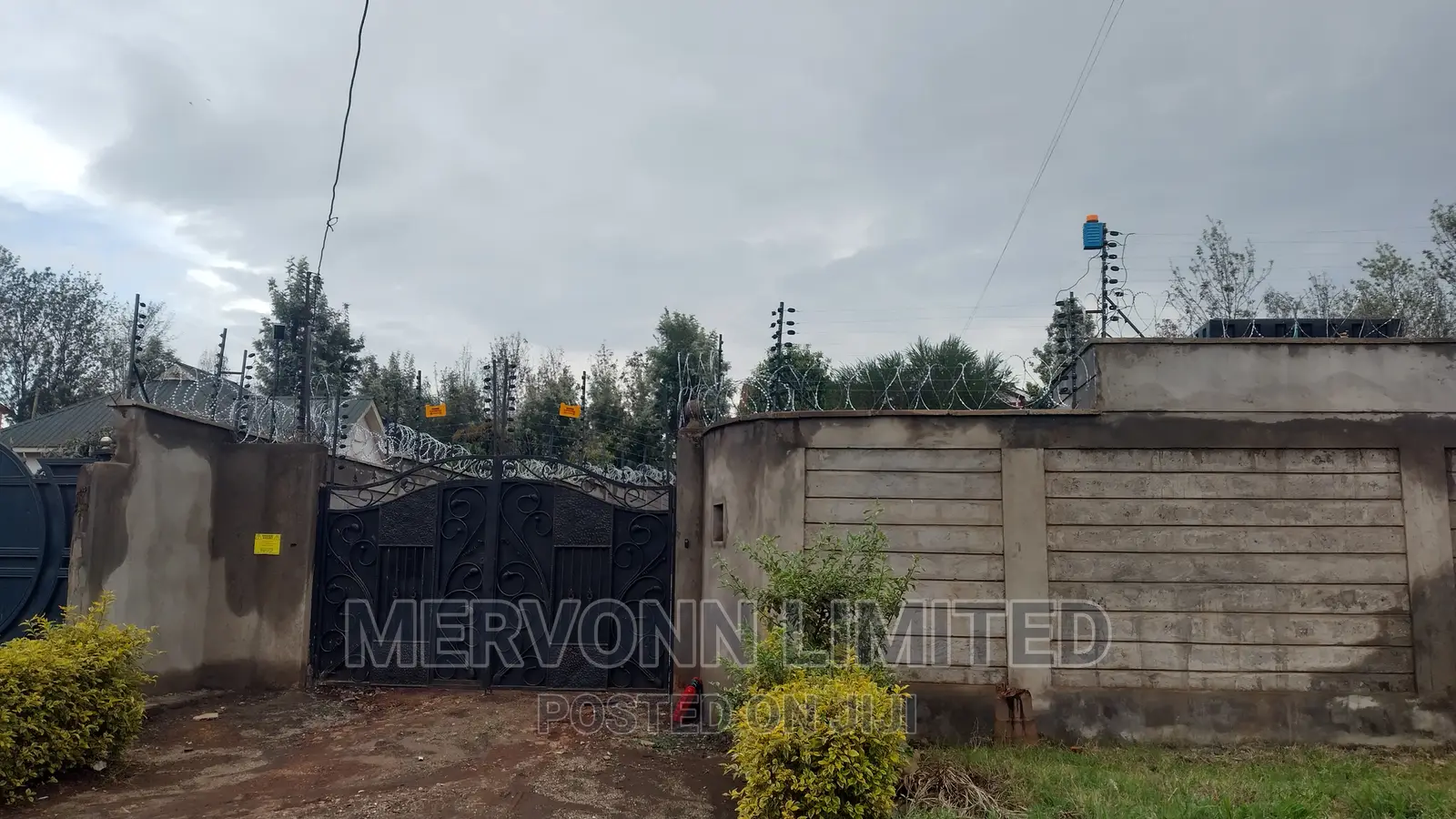 50 by 100 Professional Electric Fencing