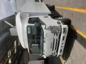 2023 Isuzu NQR Fibre Body 95% Financing