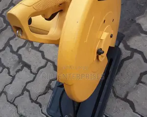 Dewalt Saw Cut Machine