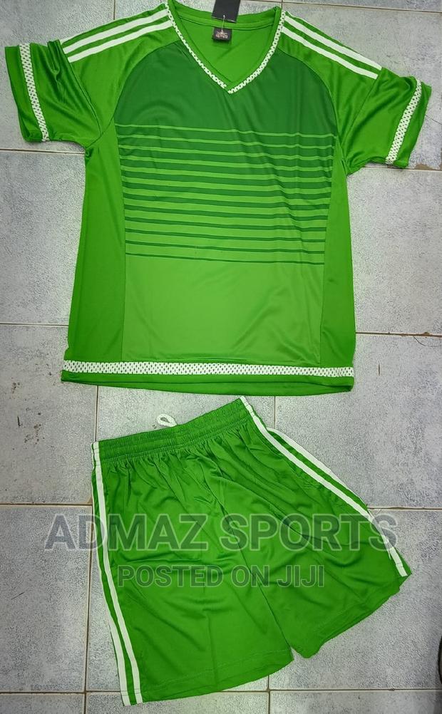 Plain High Quality Soccer Uniforms - thumbnail 2