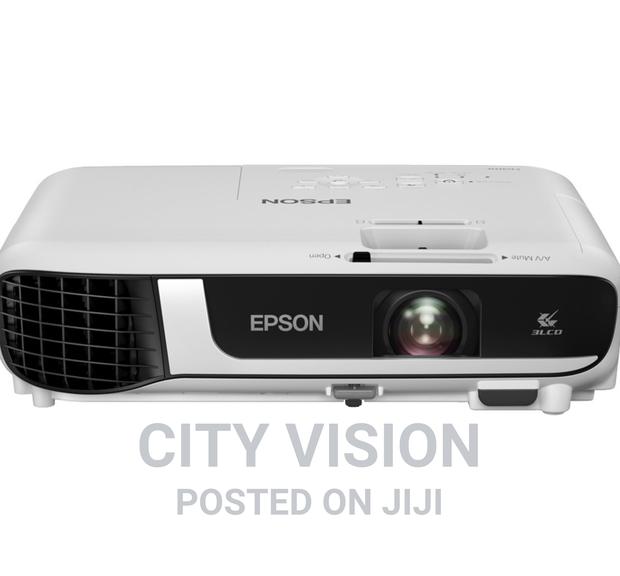 Epson Projector Eb-W51 Projector With 4000 Lumens - thumbnail 3