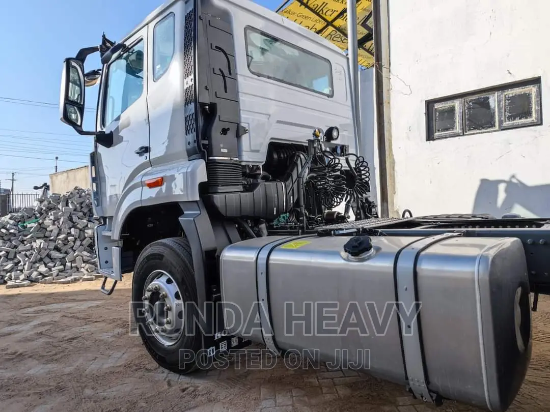Sinotruk Howo Nx Prime Mover 371 HP