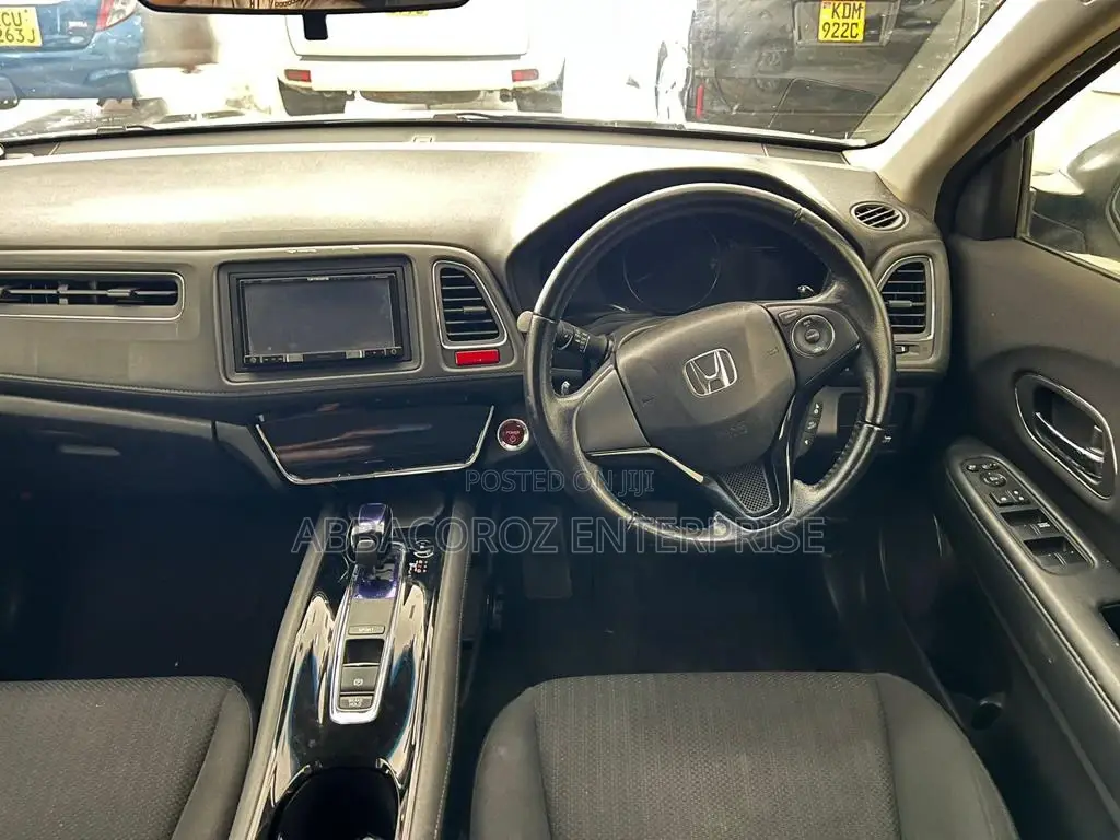 Honda Vezel 2016 Silver