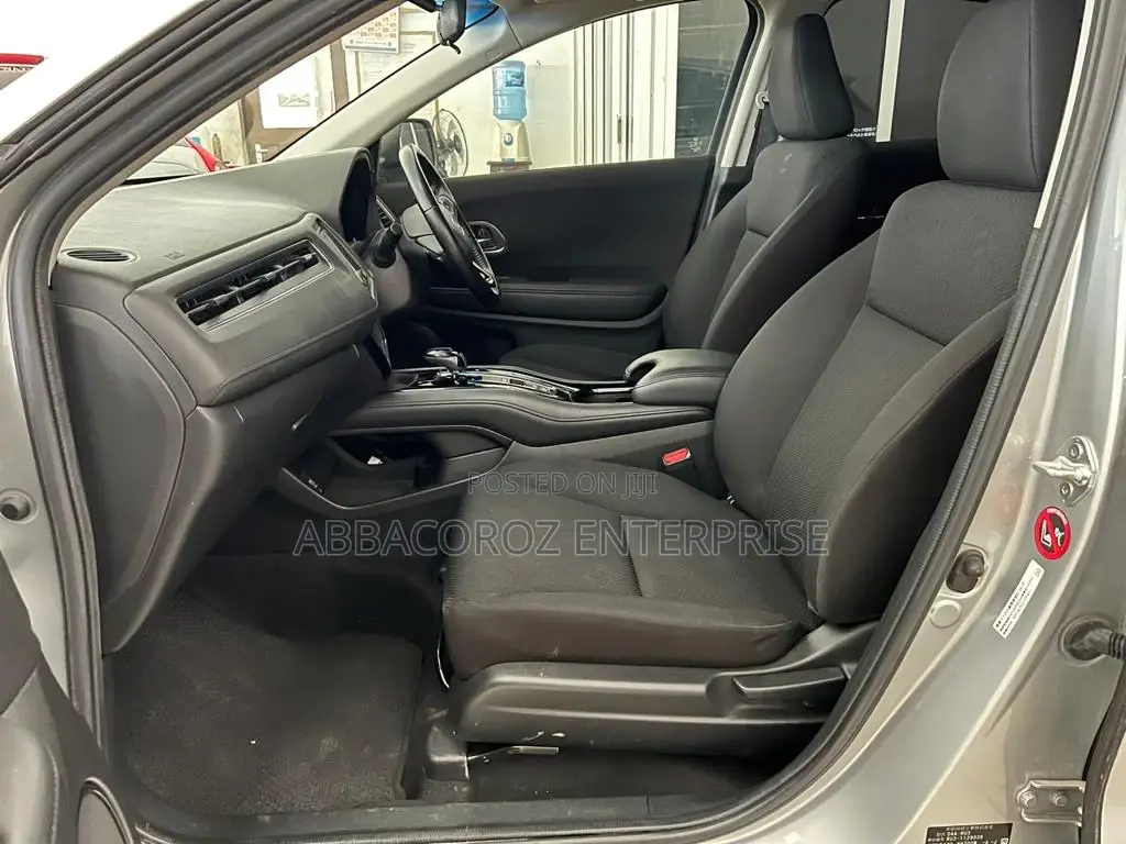 Honda Vezel 2016 Silver