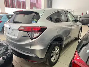 Honda Vezel 2016 Silver