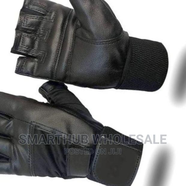 Leather Gym Gloves
Adjustable - thumbnail 2