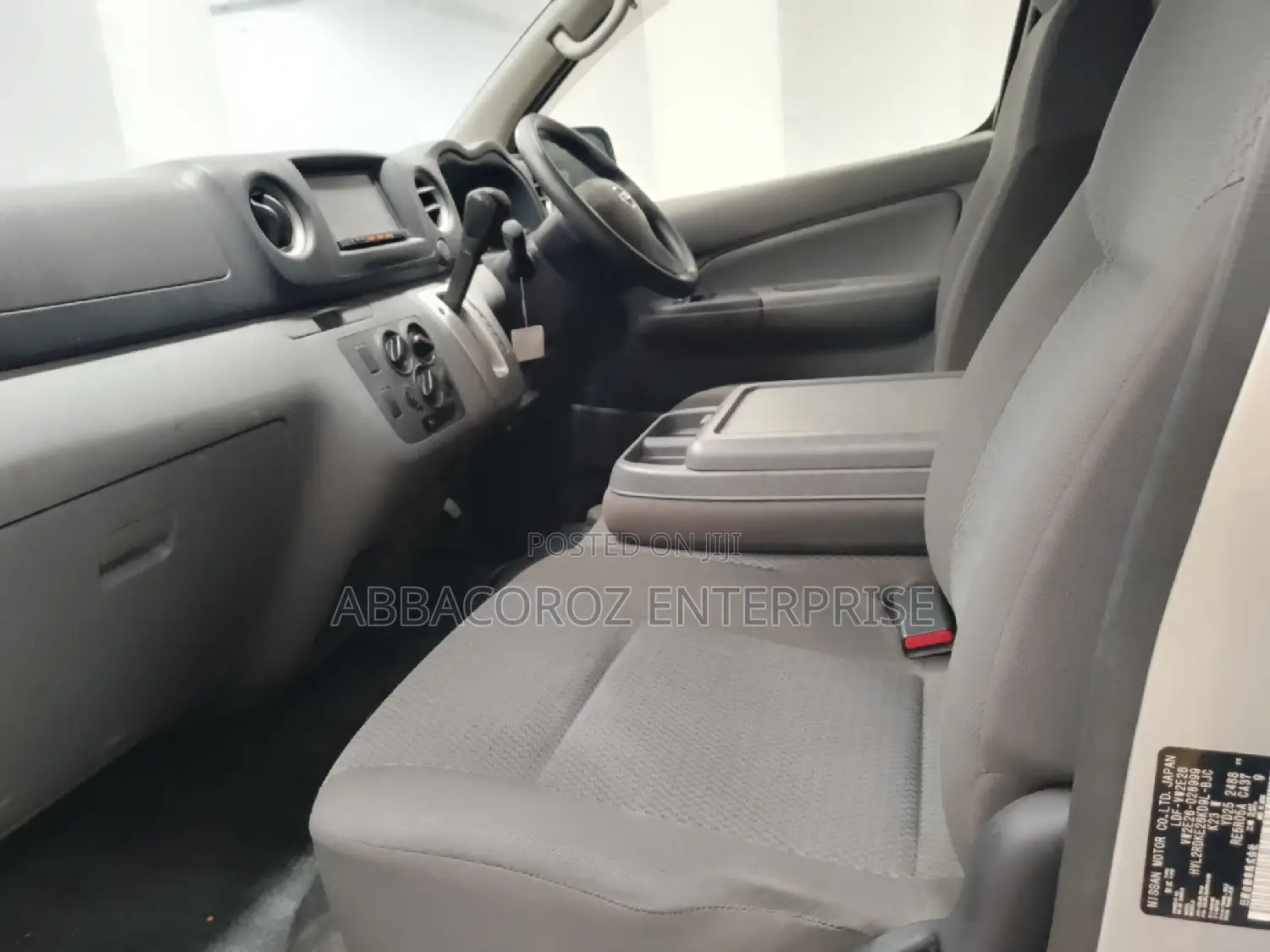 Nissan Caravan (Urvan) 2016 Silver