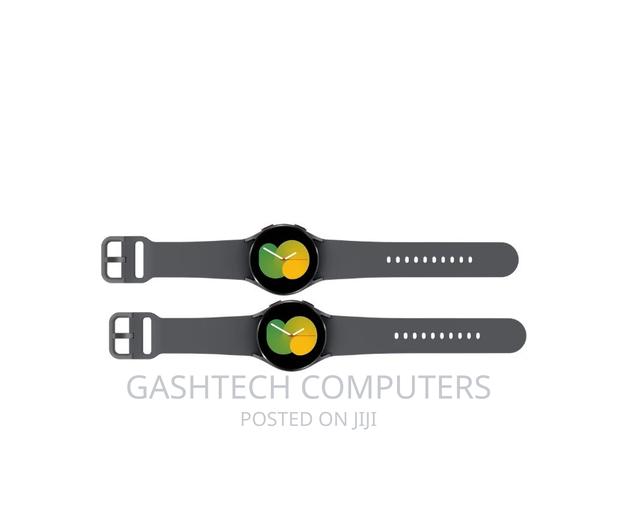 Samsung Watch5 40mm Smartwatch - main view