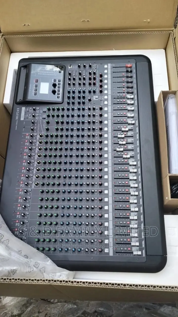 Premium Mixer Yamaha MGP24X