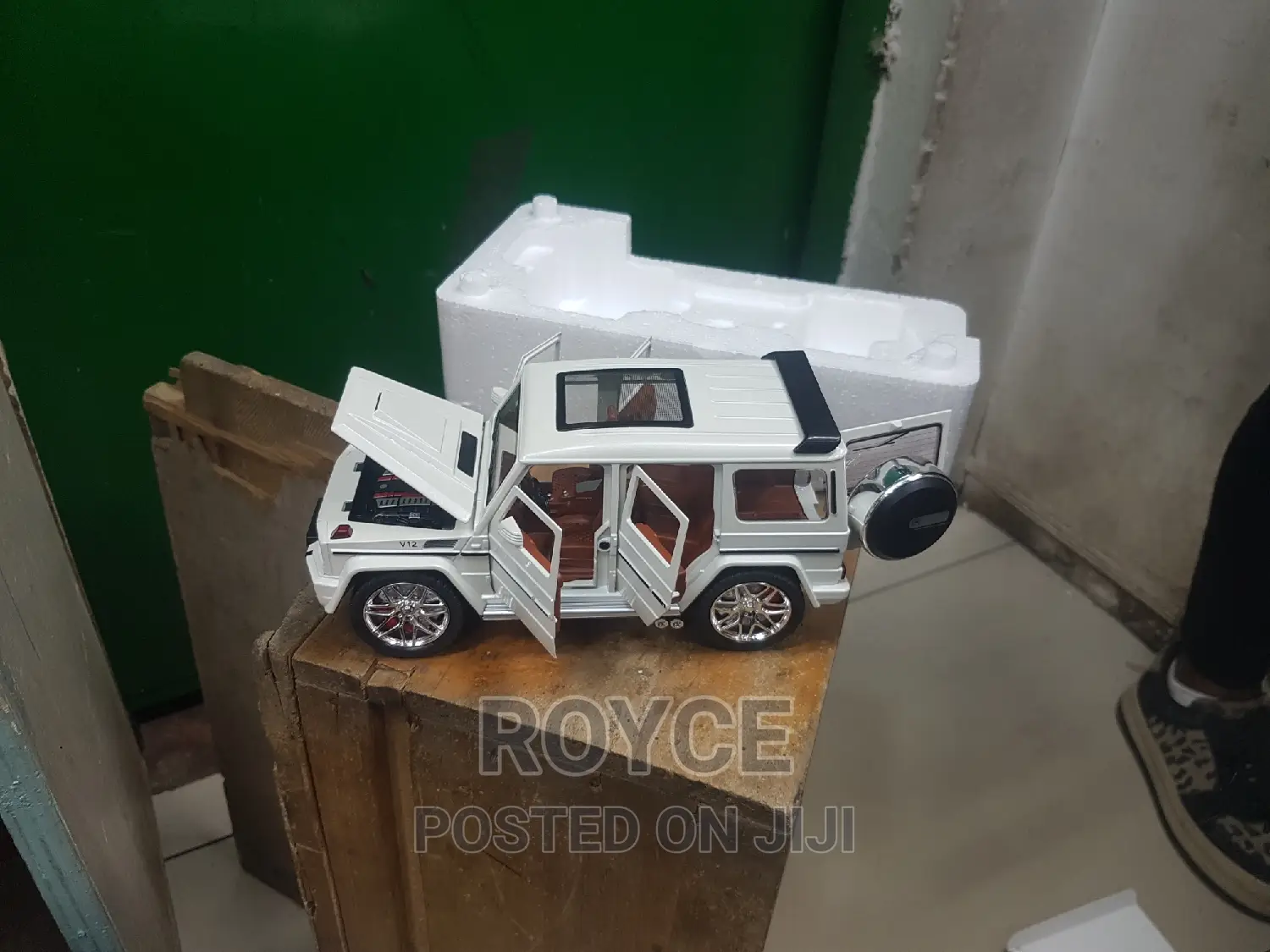 G63 Mercedes Benz 1:24 Die- Cast Toy