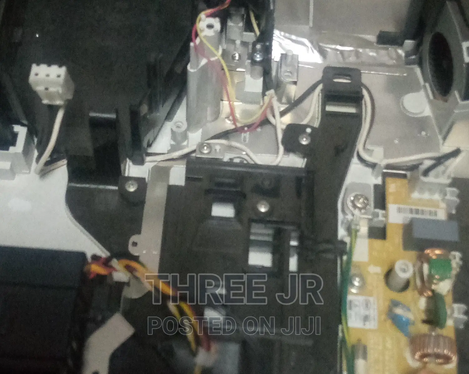 We Repair and Fix Parts of All Types of Projectors