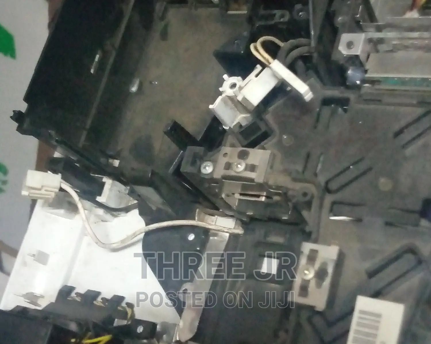 We Repair and Fix Parts of All Types of Projectors