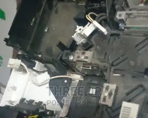 We Repair and Fix Parts of All Types of Projectors