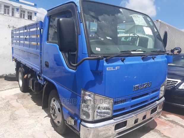 Isuzu ELF Truck 2017 Blue - thumbnail 4