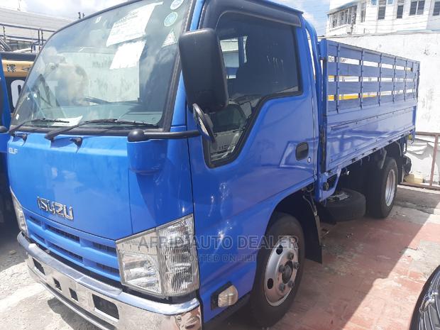 Isuzu ELF Truck 2017 Blue - thumbnail 5