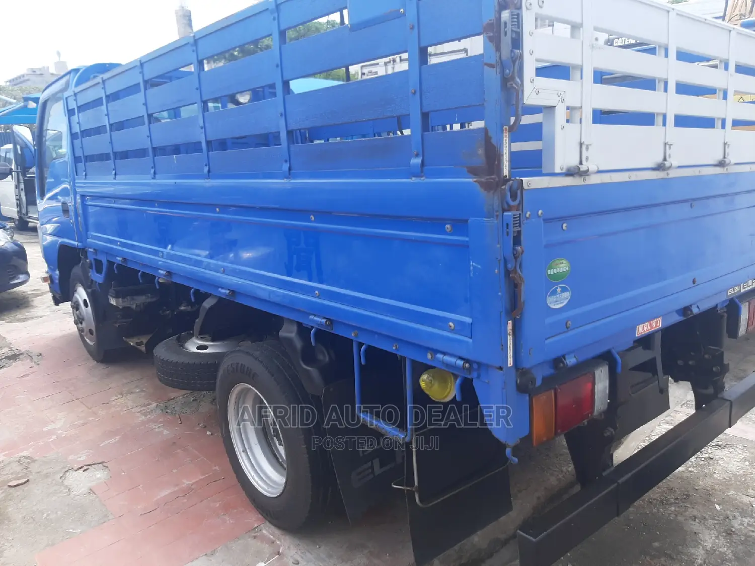 Isuzu ELF Truck 2017 Blue