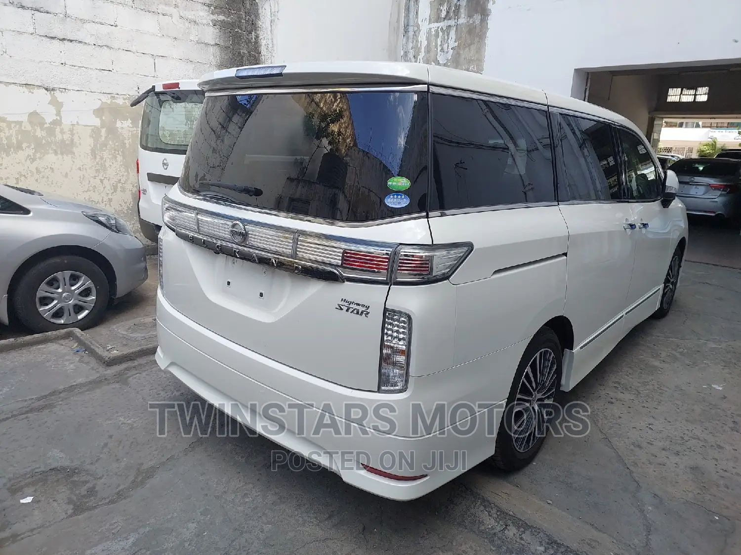 Nissan Elgrand 2017 Pearl