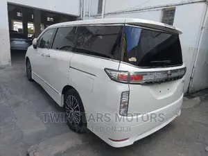 Nissan Elgrand 2017 Pearl