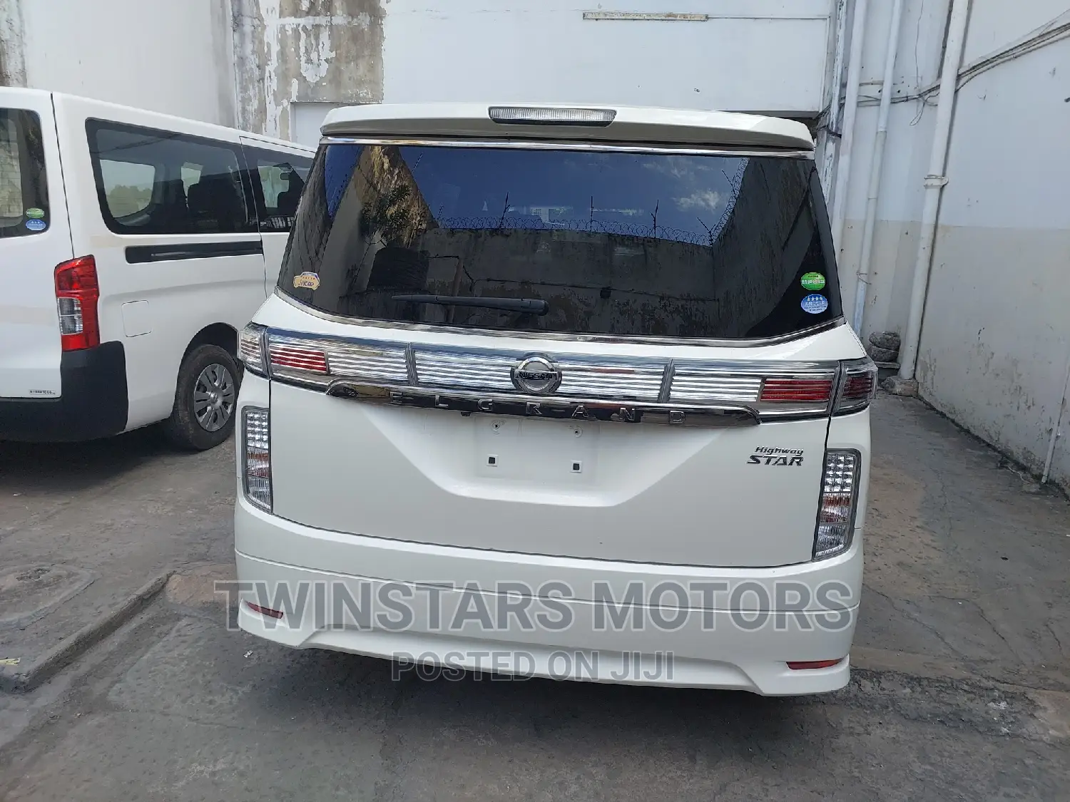 Nissan Elgrand 2017 Pearl