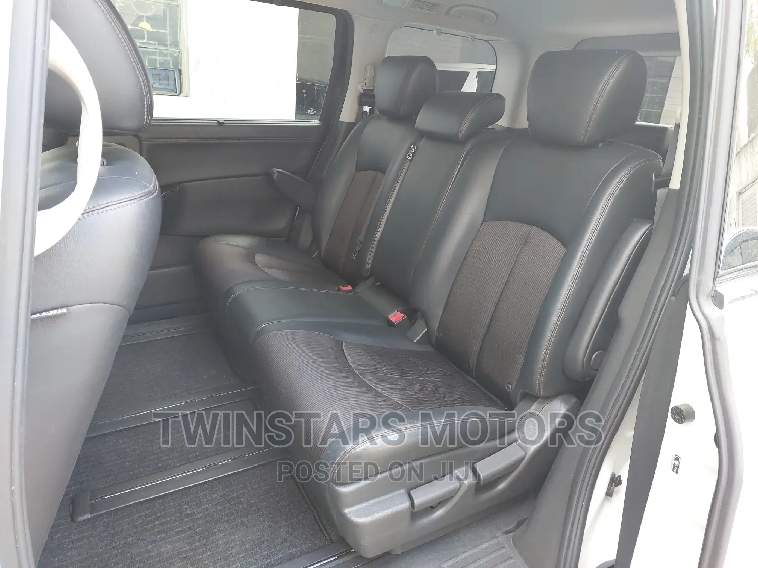 Nissan Elgrand 2017 Pearl