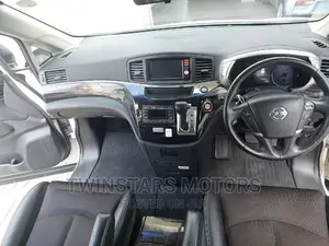 Nissan Elgrand 2017 Pearl