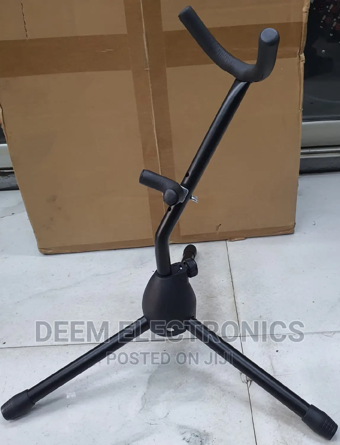 Saxophone Stand