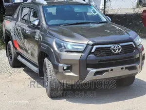 Toyota Hilux 2016 Gray