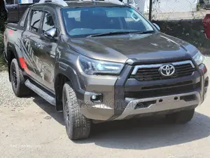 Toyota Hilux 2016 Gray