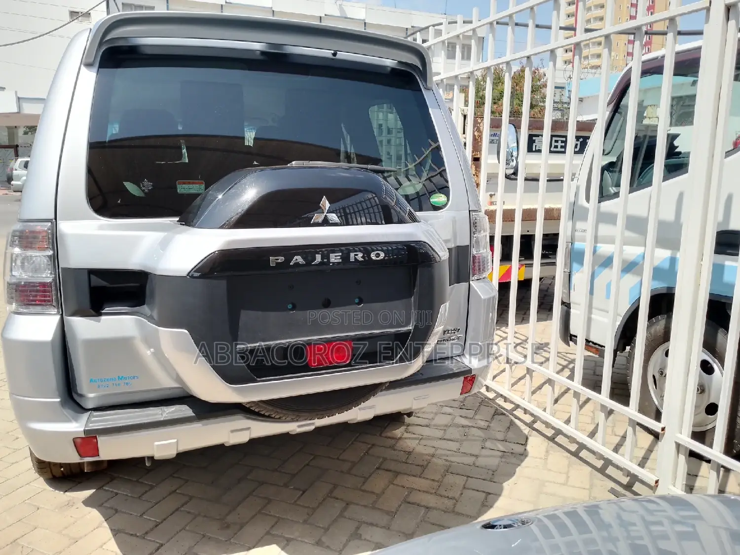 Mitsubishi Pajero 2016 Silver