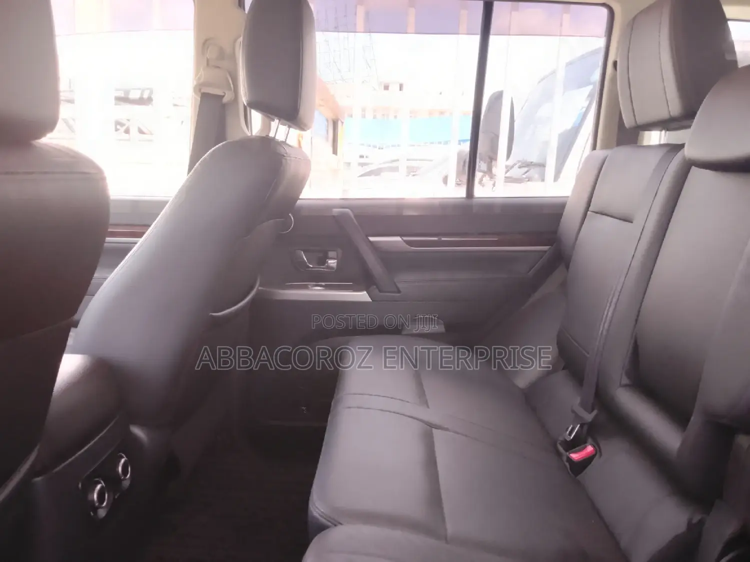 Mitsubishi Pajero 2016 Silver