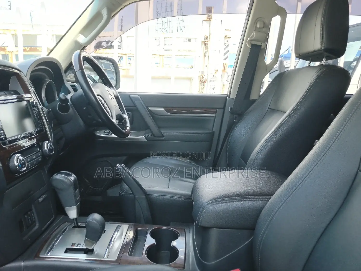 Mitsubishi Pajero 2016 Silver