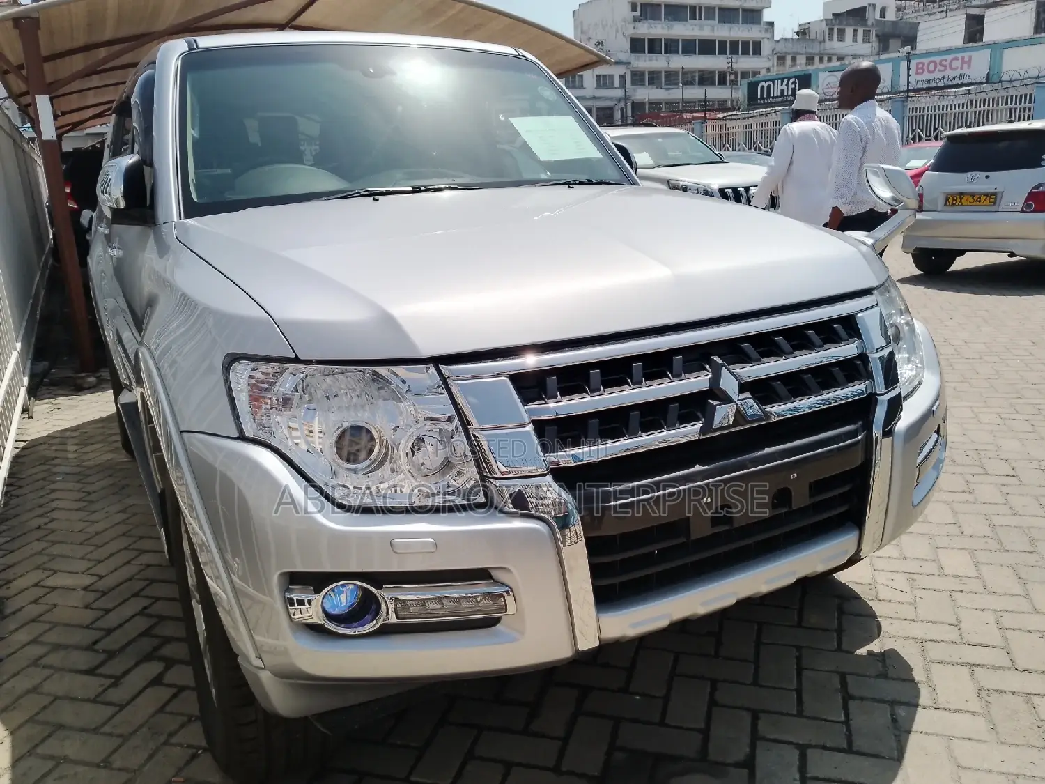 Mitsubishi Pajero 2016 Silver