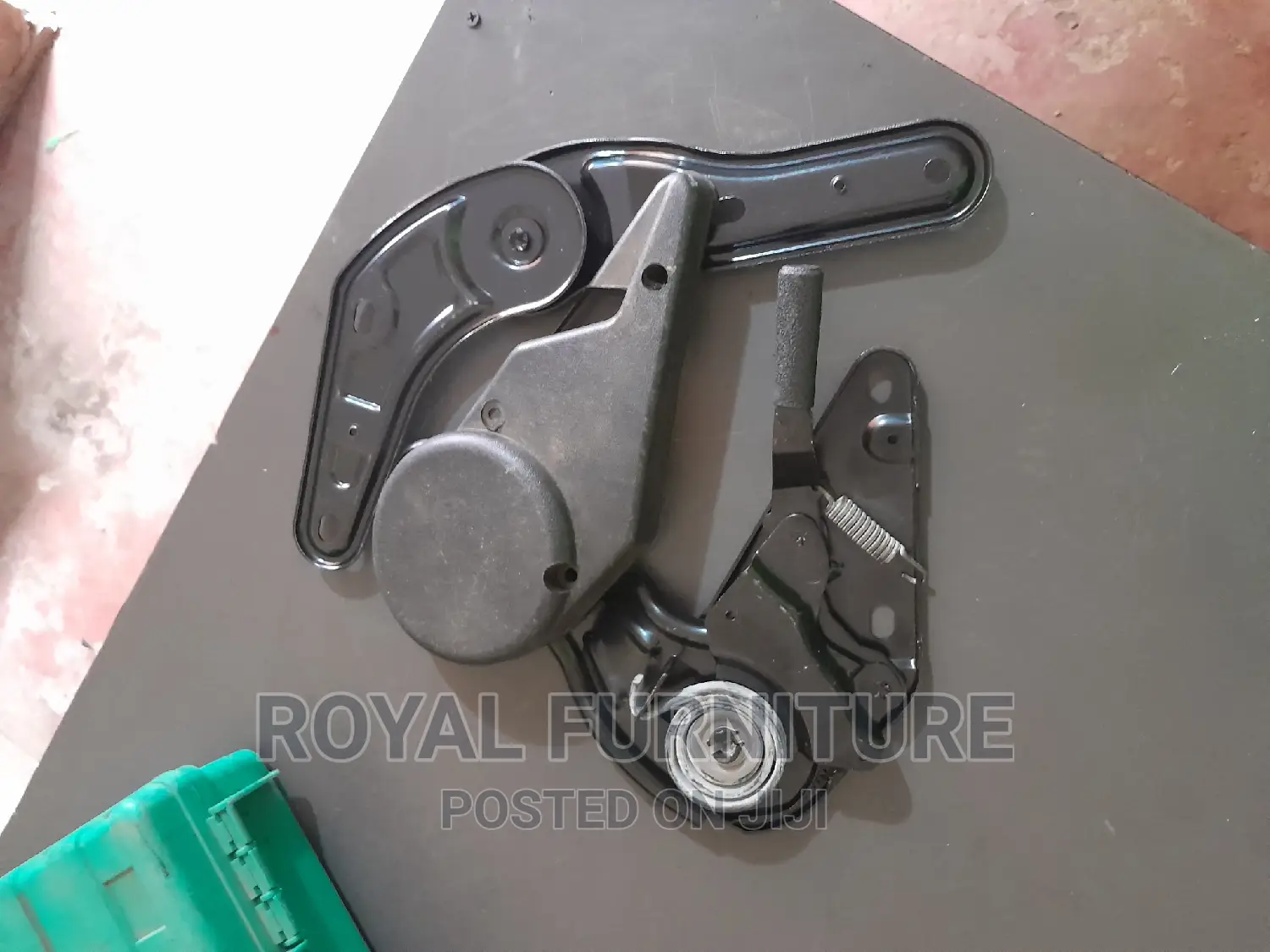 Seats Adjuster