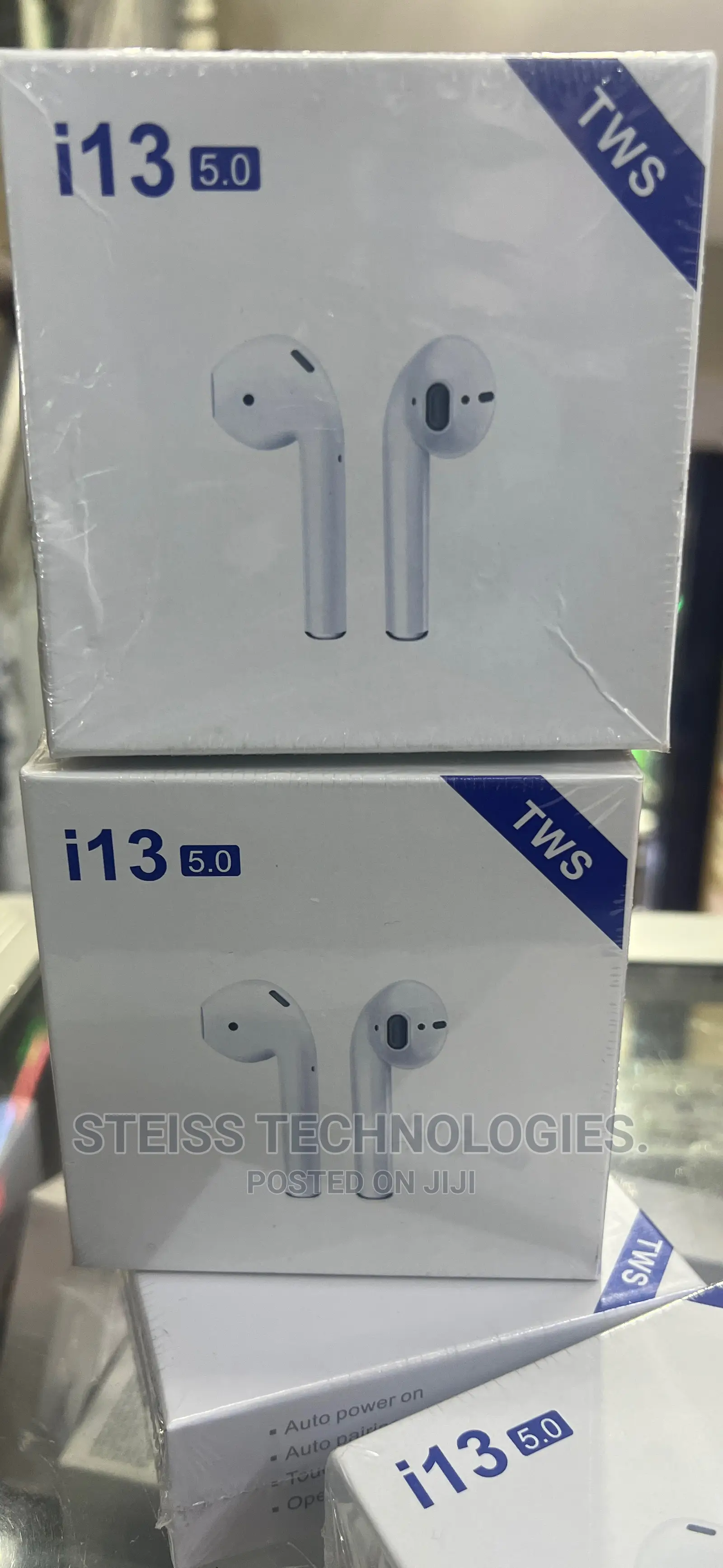 I13tws- Wireless Headsets.