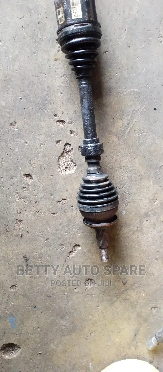 Toyota RAV4 4 Wd AC 30R Drive Shaft
