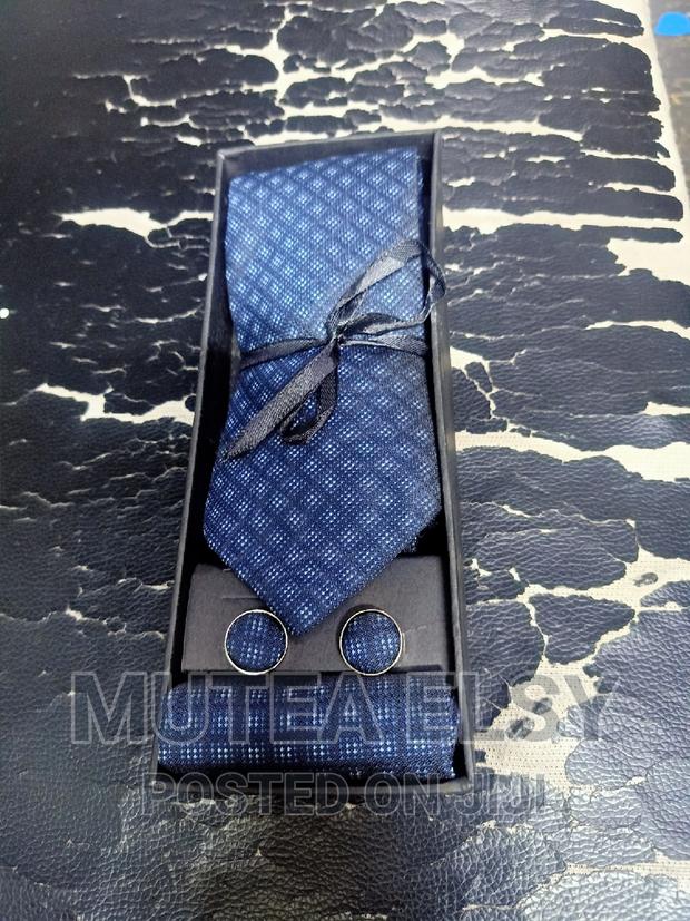 Royalnavyblue Best Texture of Executive Tie Sets. - thumbnail 2