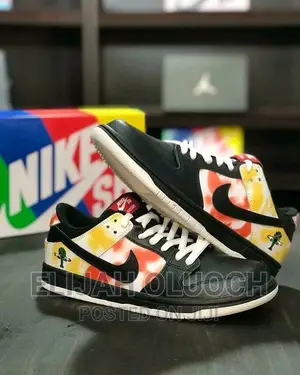 SB Dunk Low Cut