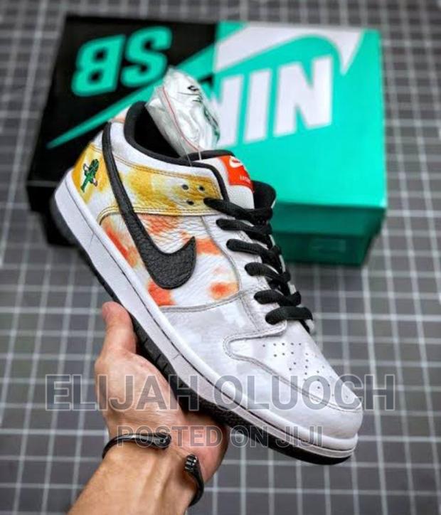 SB Dunk Low Cut - main view