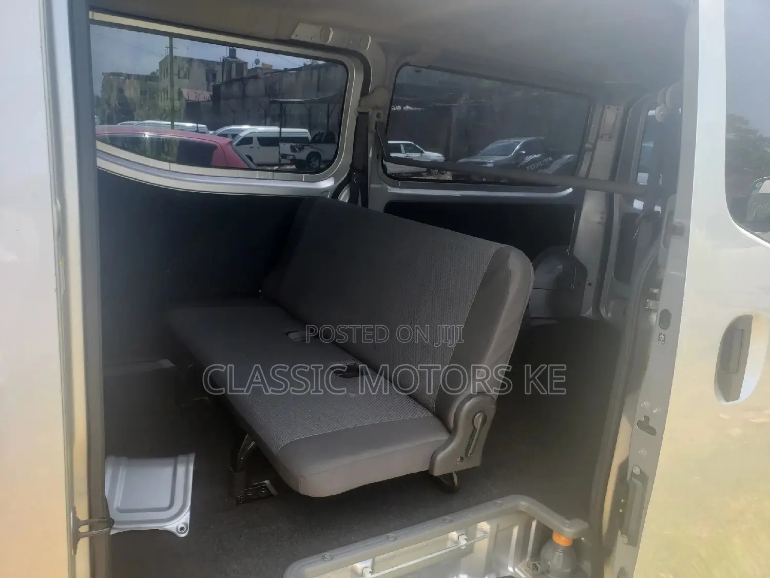 Nissan Caravan (Urvan) 2016 Silver