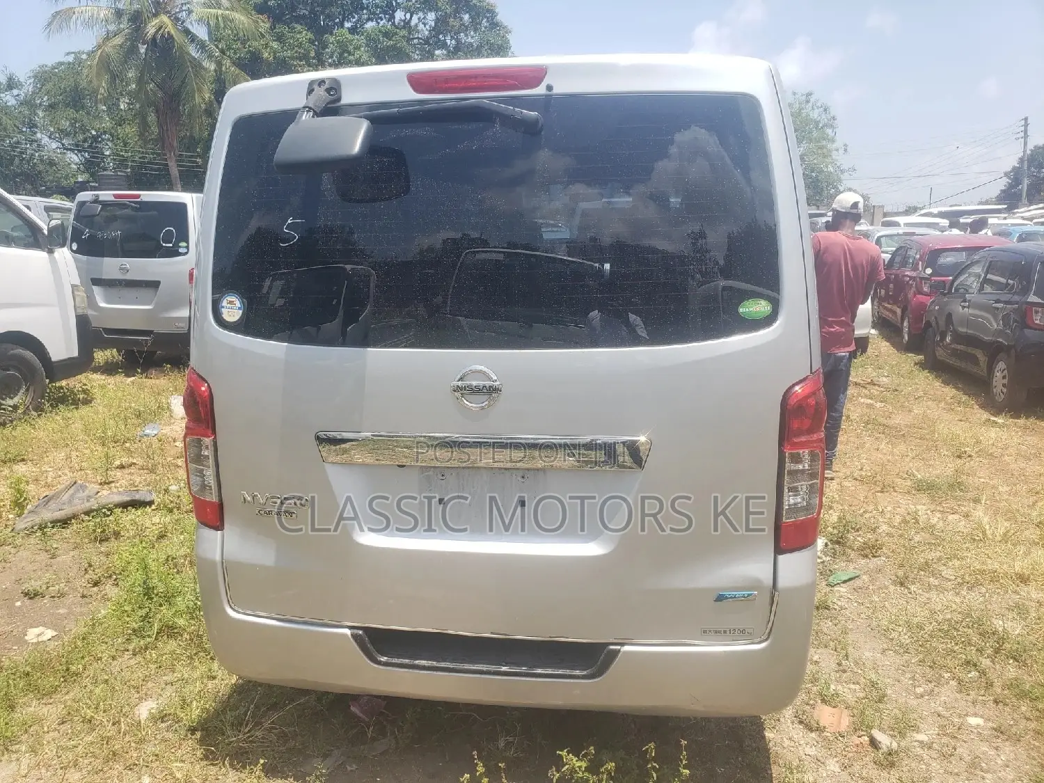 Nissan Caravan (Urvan) 2016 Silver