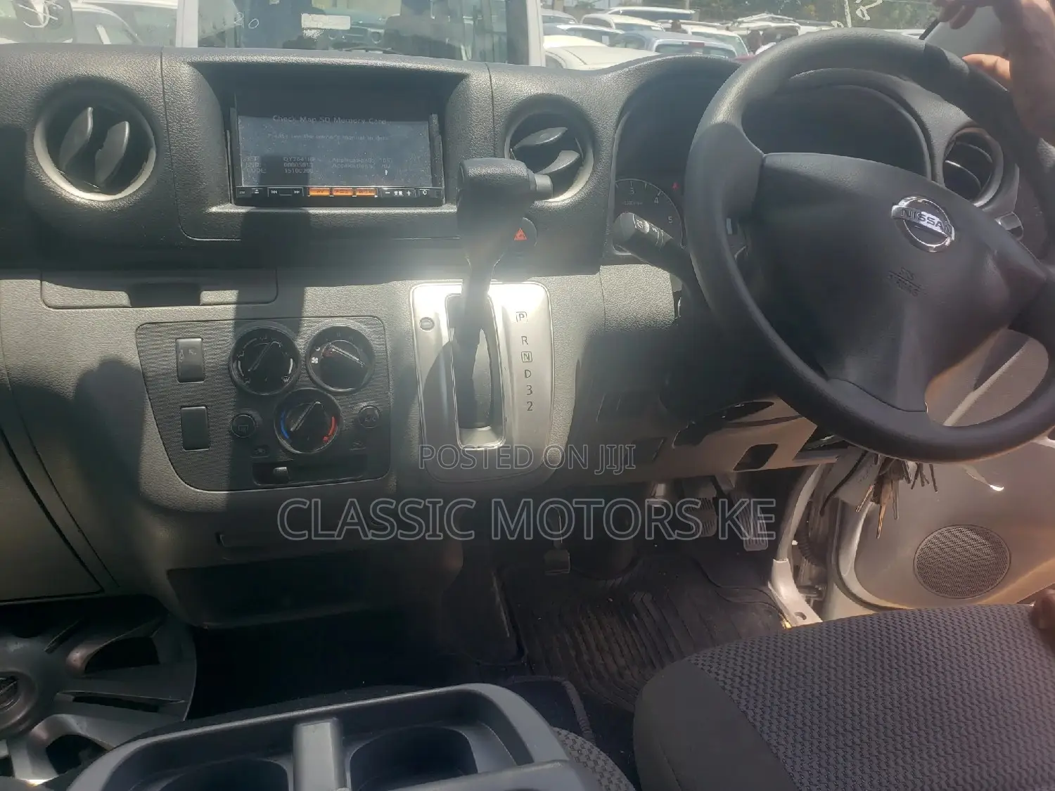 Nissan Caravan (Urvan) 2016 Silver