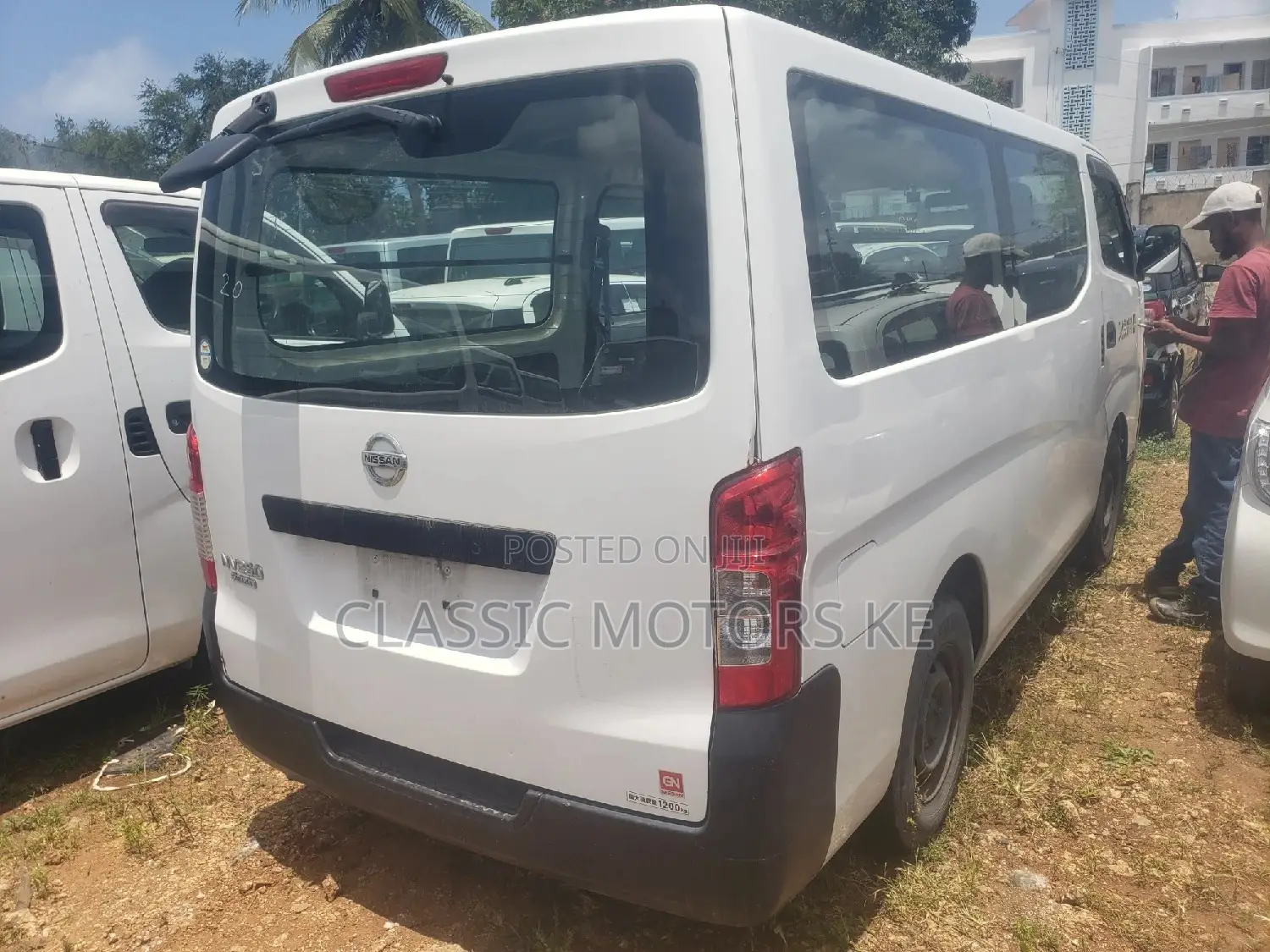 Nissan Caravan (Urvan) 2016 White