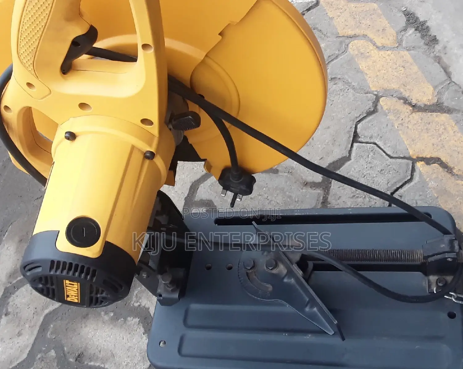 Cut Off Saw Machine of Dewalt