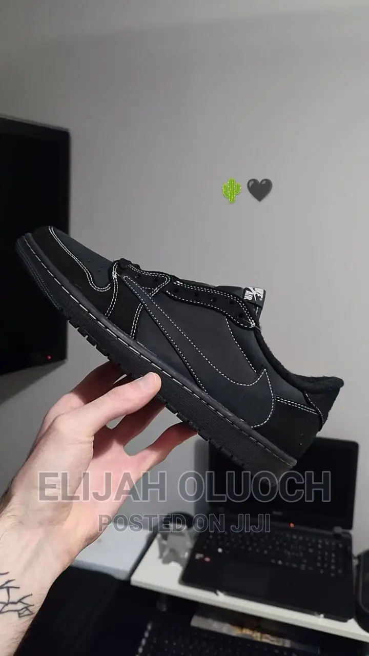 Nike Air Jordan 1 Black Phantom