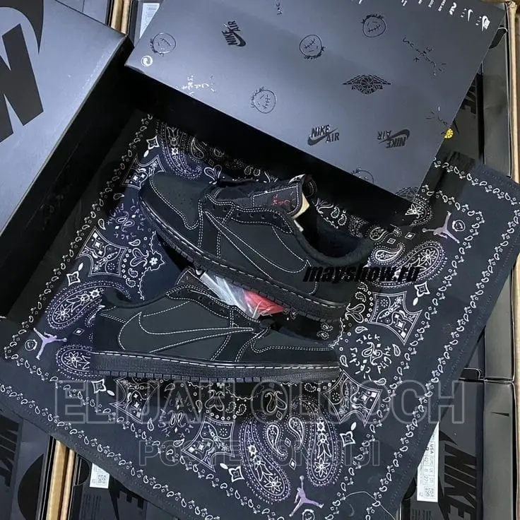 Nike Air Jordan 1 Black Phantom