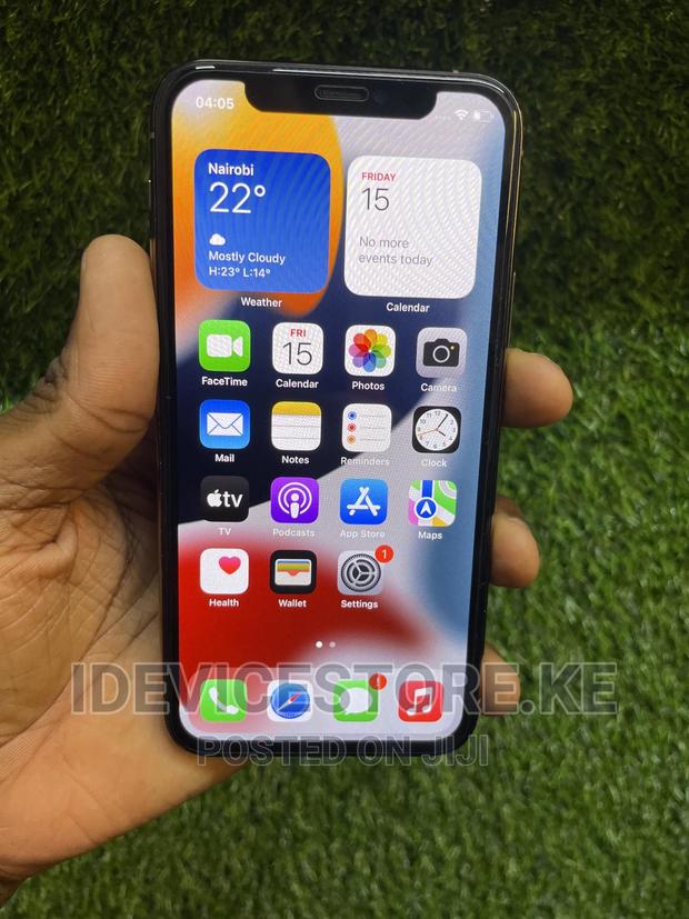 Apple iPhone 11 Pro 64 GB Gold - main view