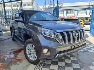 Toyota Land Cruiser Prado 2016 Gray