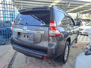 Toyota Land Cruiser Prado 2016 Gray